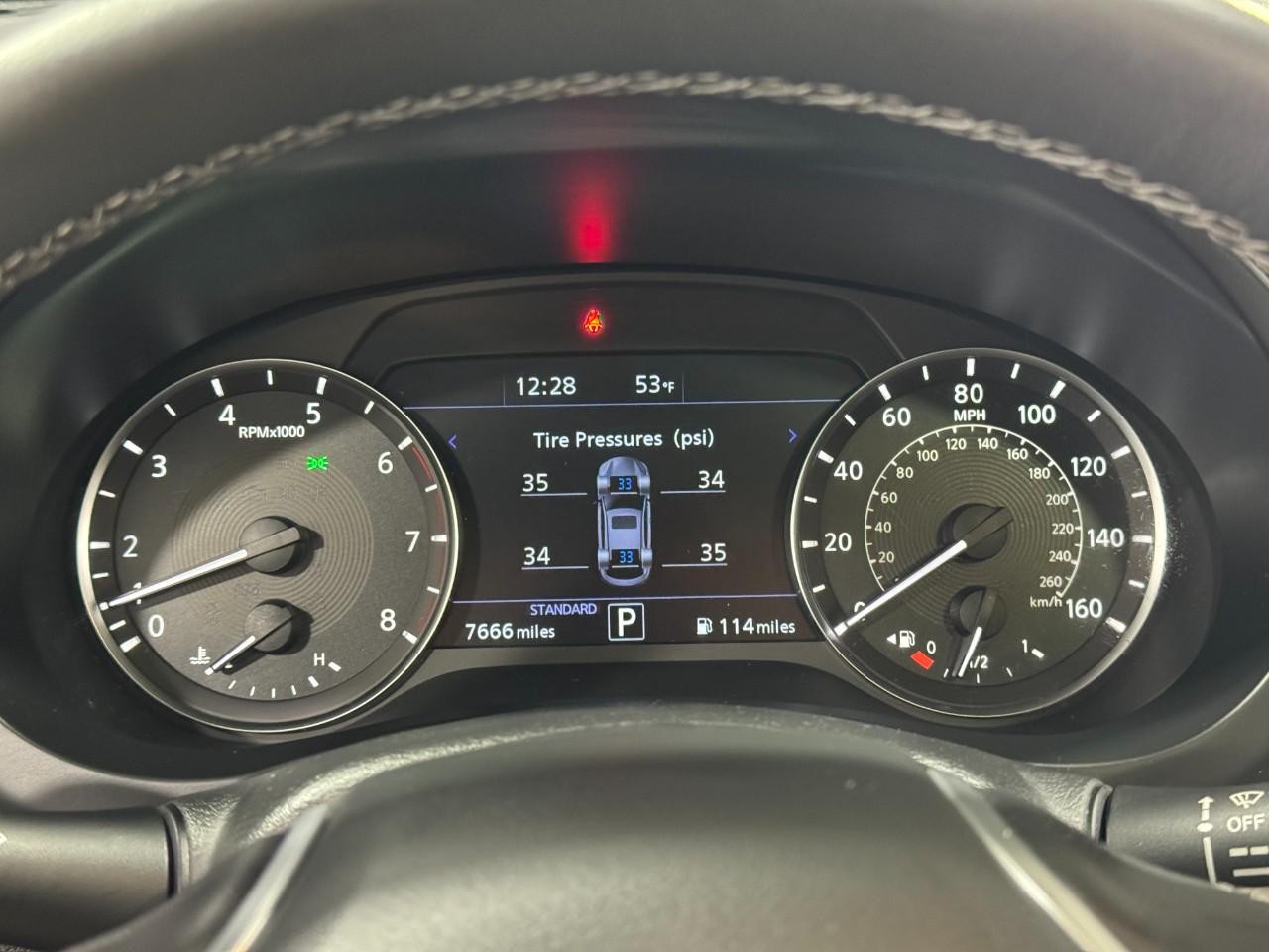 INFINITI QX55 Vehicle Full-screen Gallery Image 30