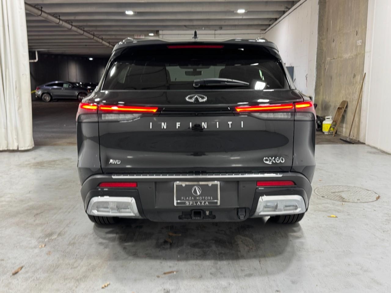 INFINITI QX60 Vehicle Full-screen Gallery Image 10