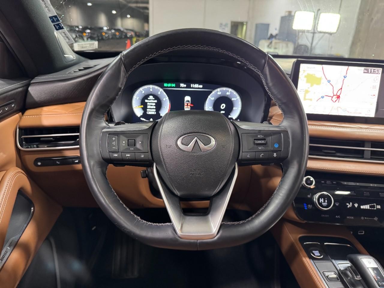INFINITI QX60 Vehicle Full-screen Gallery Image 16