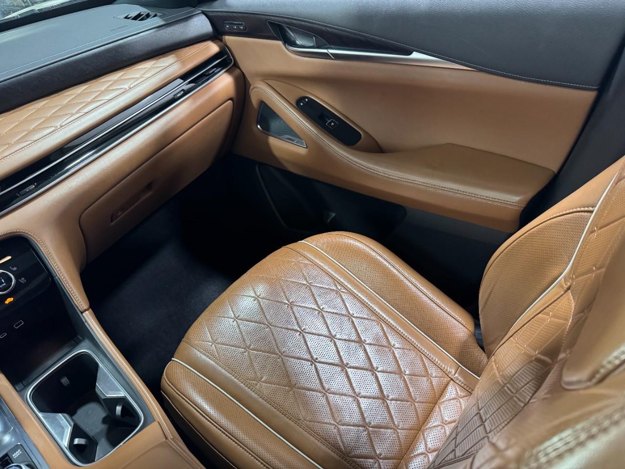 INFINITI QX60 Vehicle Full-screen Gallery Image 20