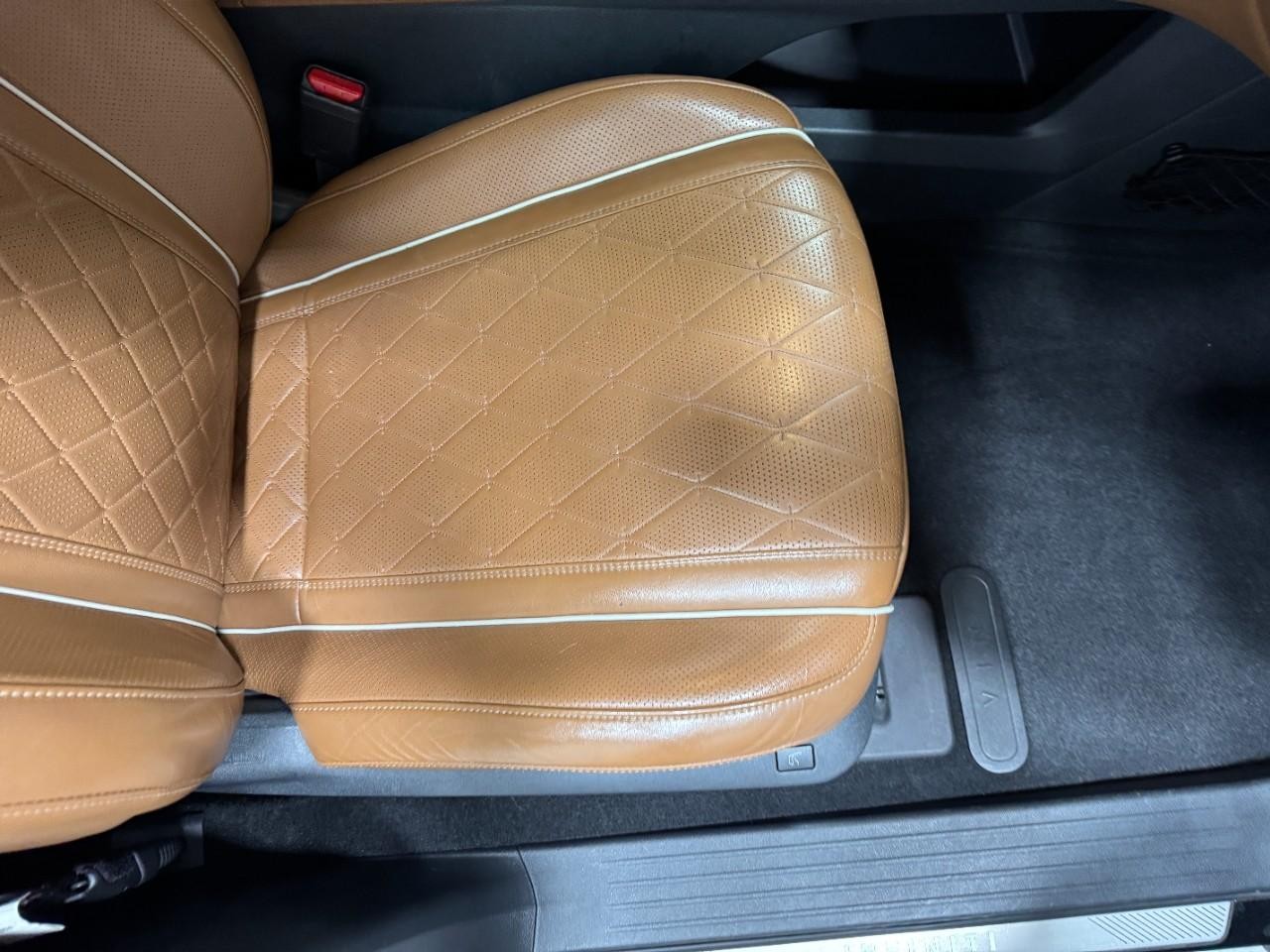 INFINITI QX60 Vehicle Full-screen Gallery Image 22