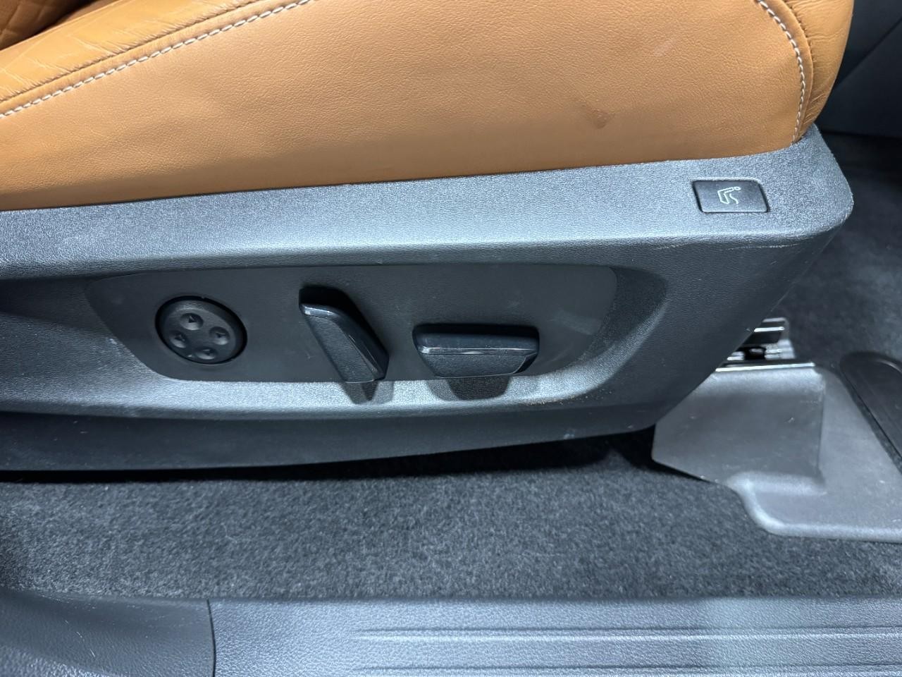 INFINITI QX60 Vehicle Full-screen Gallery Image 23