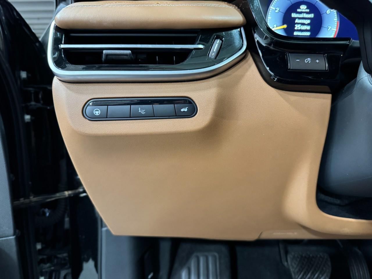 INFINITI QX60 Vehicle Full-screen Gallery Image 32