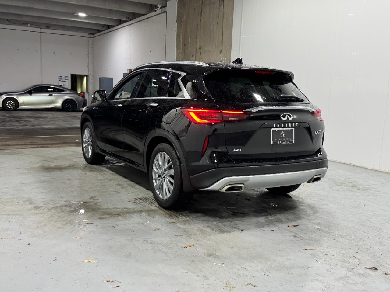 INFINITI QX50 Vehicle Full-screen Gallery Image 3