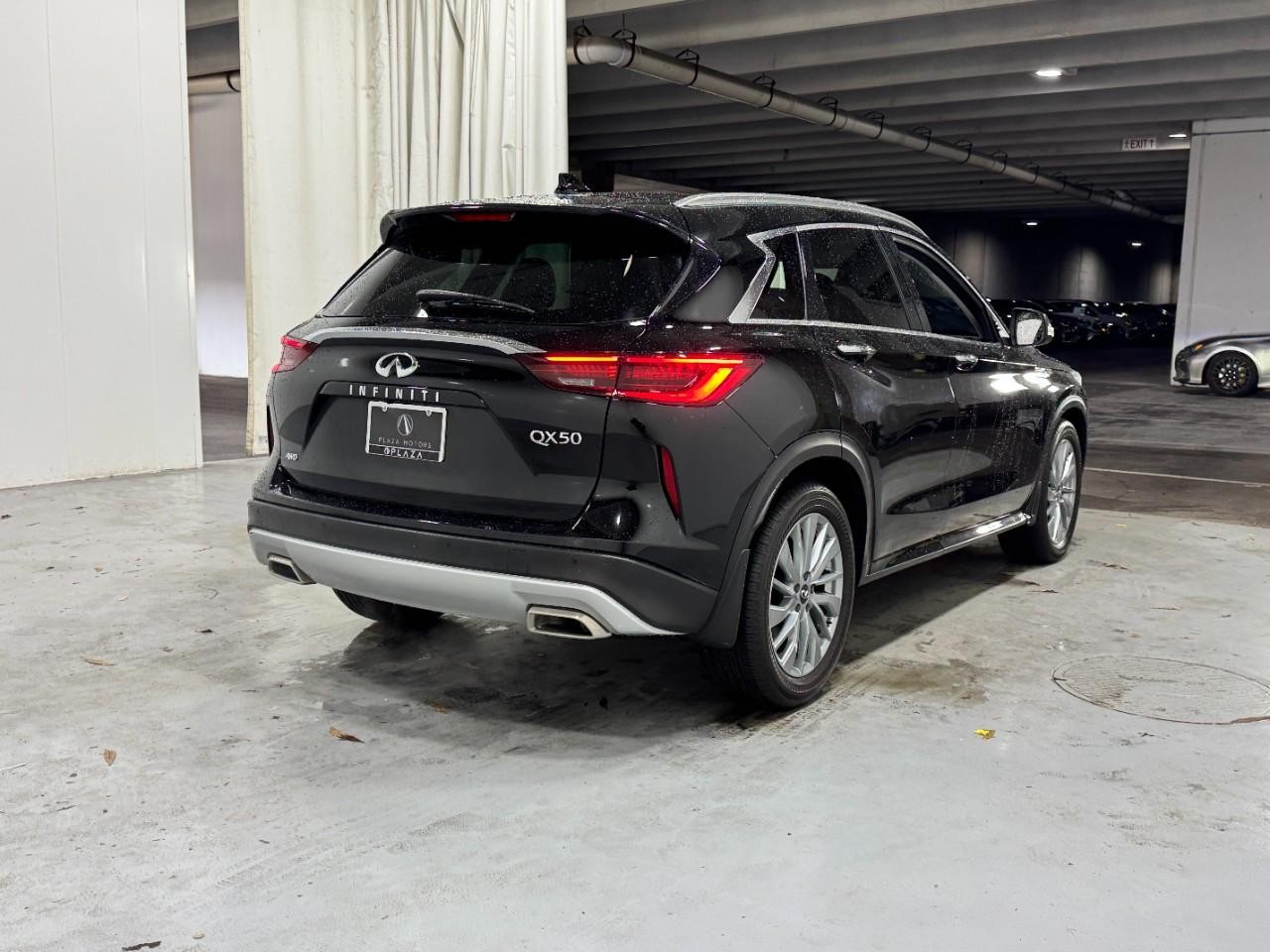 INFINITI QX50 Vehicle Full-screen Gallery Image 4