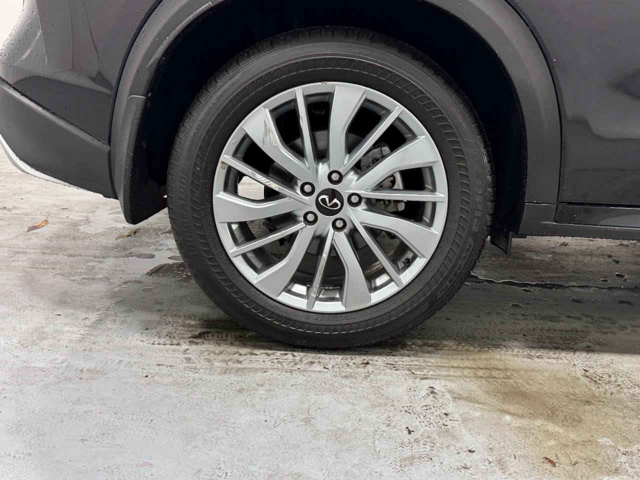 INFINITI QX50 Vehicle Full-screen Gallery Image 5