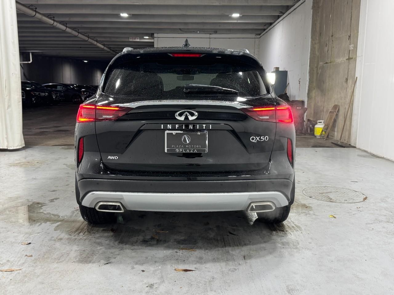 INFINITI QX50 Vehicle Full-screen Gallery Image 9