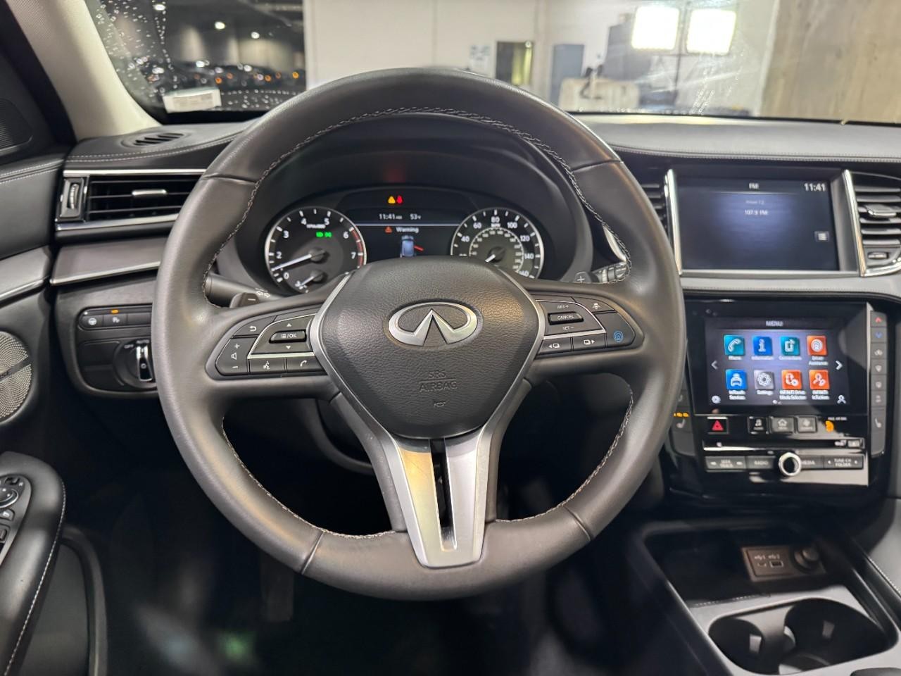 INFINITI QX50 Vehicle Full-screen Gallery Image 13