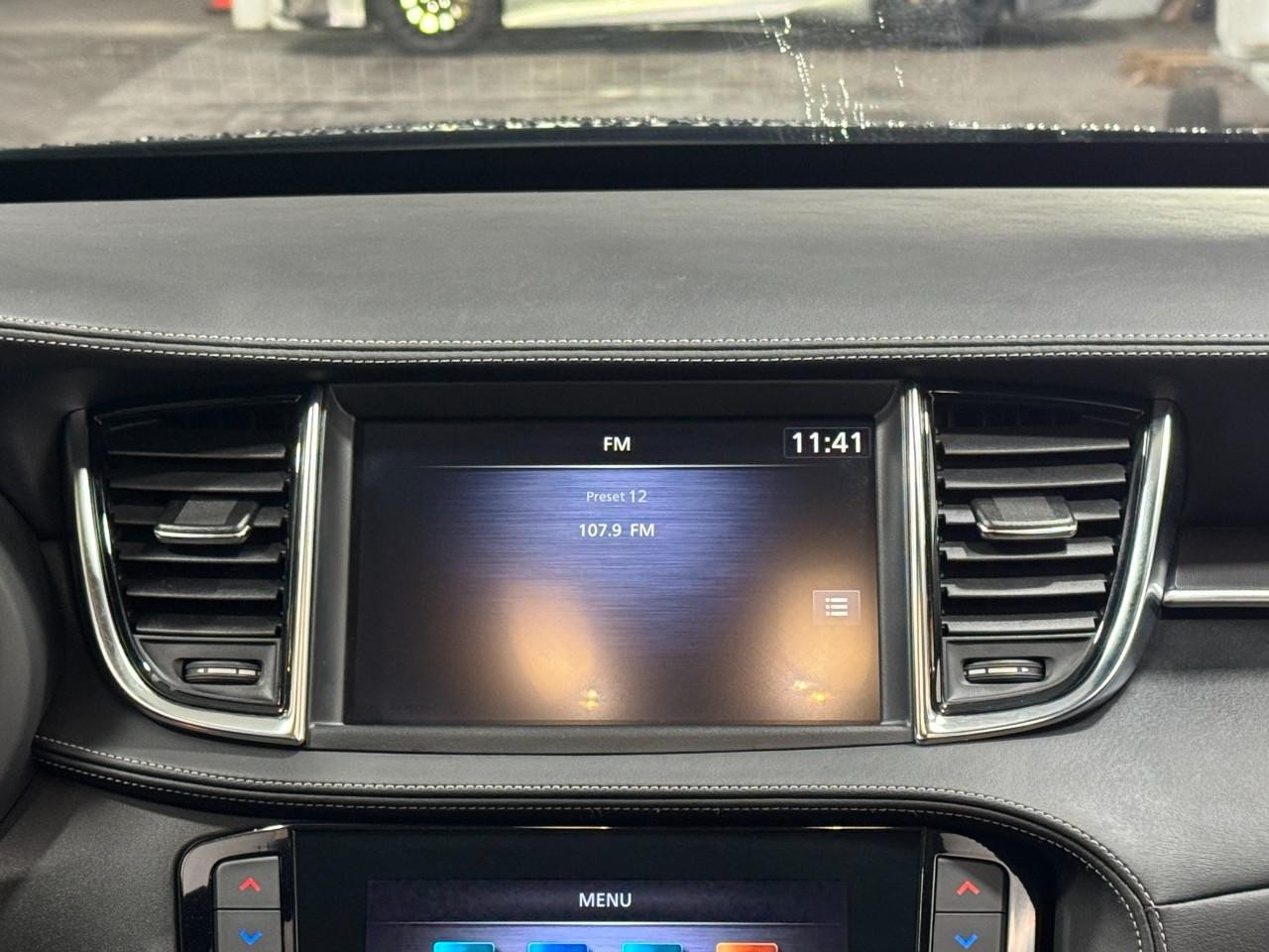 INFINITI QX50 Vehicle Full-screen Gallery Image 14