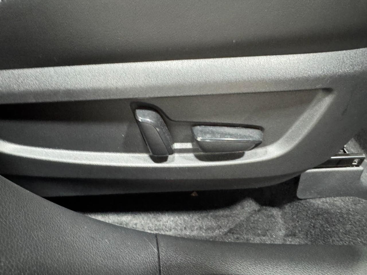 INFINITI QX50 Vehicle Full-screen Gallery Image 20