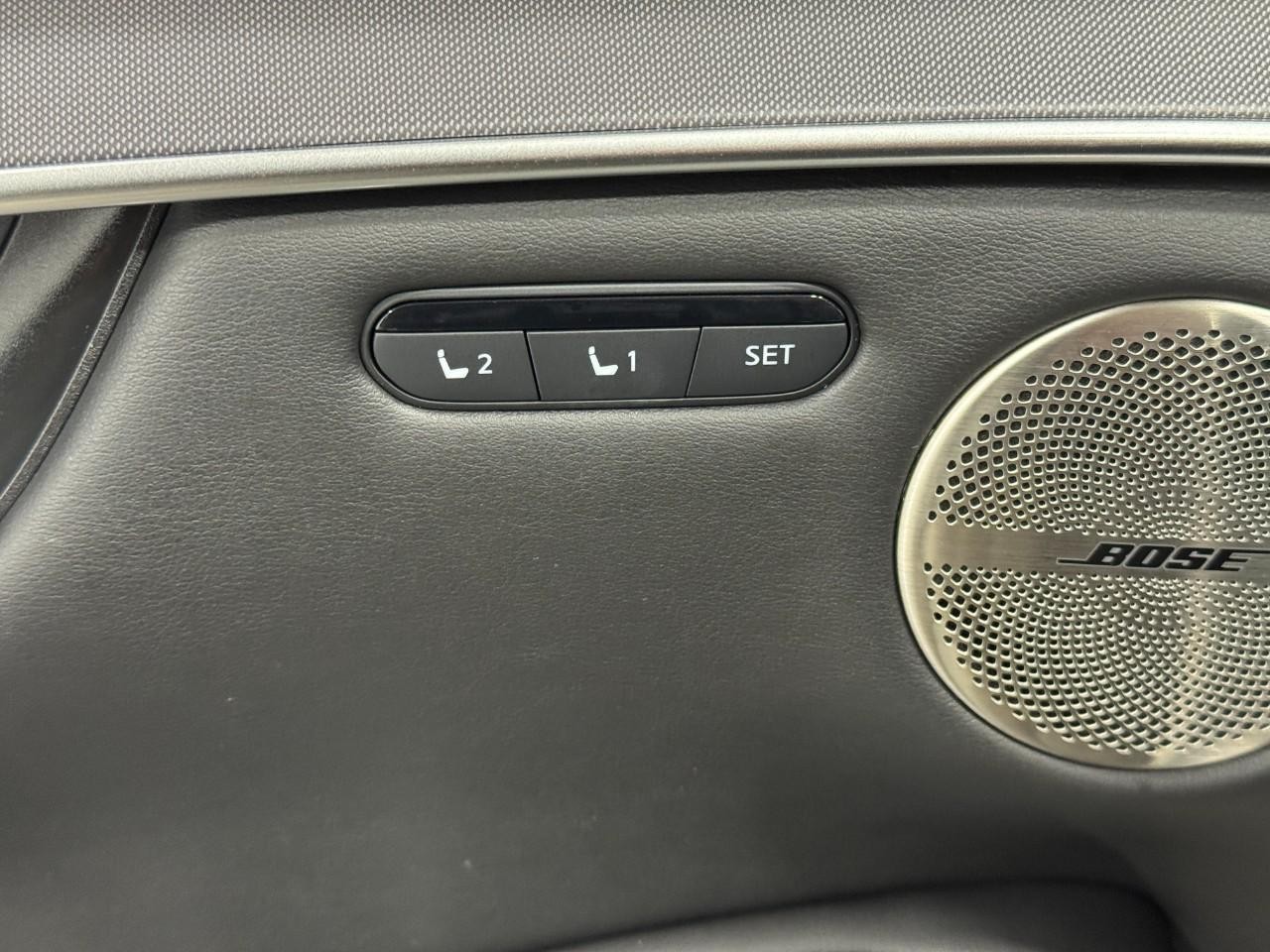 INFINITI QX50 Vehicle Full-screen Gallery Image 24