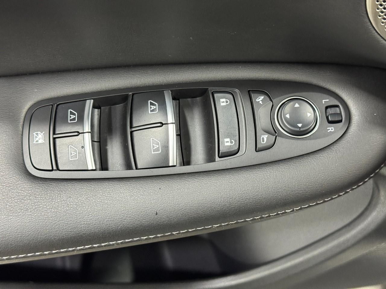 INFINITI QX50 Vehicle Full-screen Gallery Image 26