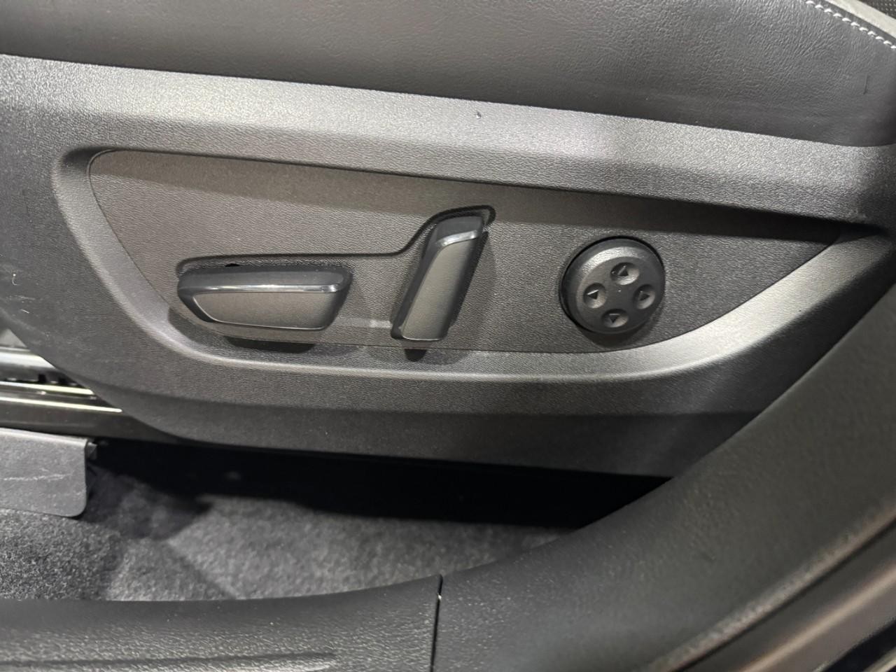 INFINITI QX50 Vehicle Full-screen Gallery Image 29