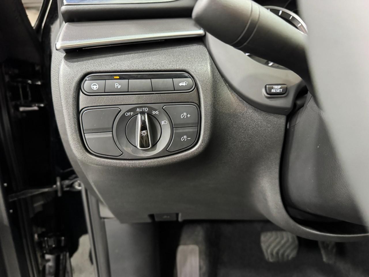 INFINITI QX50 Vehicle Full-screen Gallery Image 30