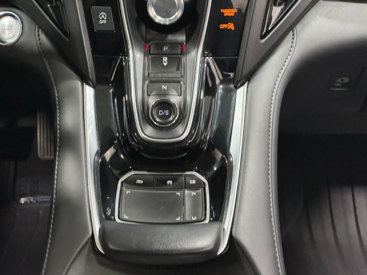 Acura RDX Vehicle Full-screen Gallery Image 16