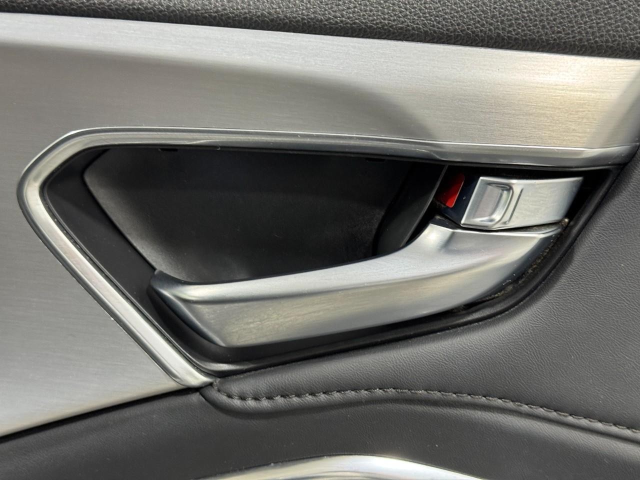 Acura RDX Vehicle Full-screen Gallery Image 21