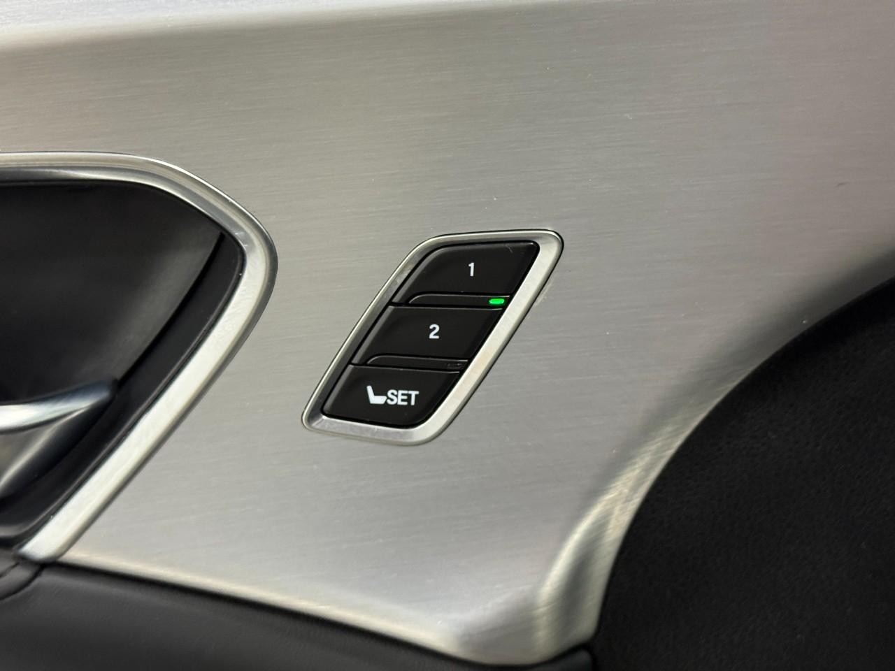 Acura RDX Vehicle Full-screen Gallery Image 23