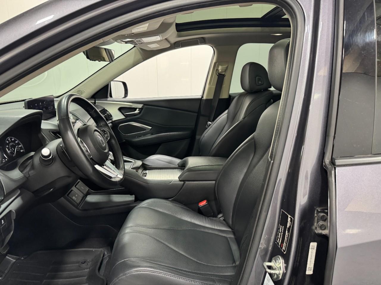 Acura RDX Vehicle Full-screen Gallery Image 26