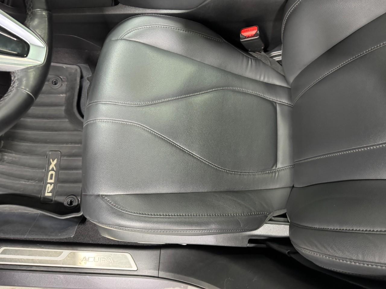 Acura RDX Vehicle Full-screen Gallery Image 27