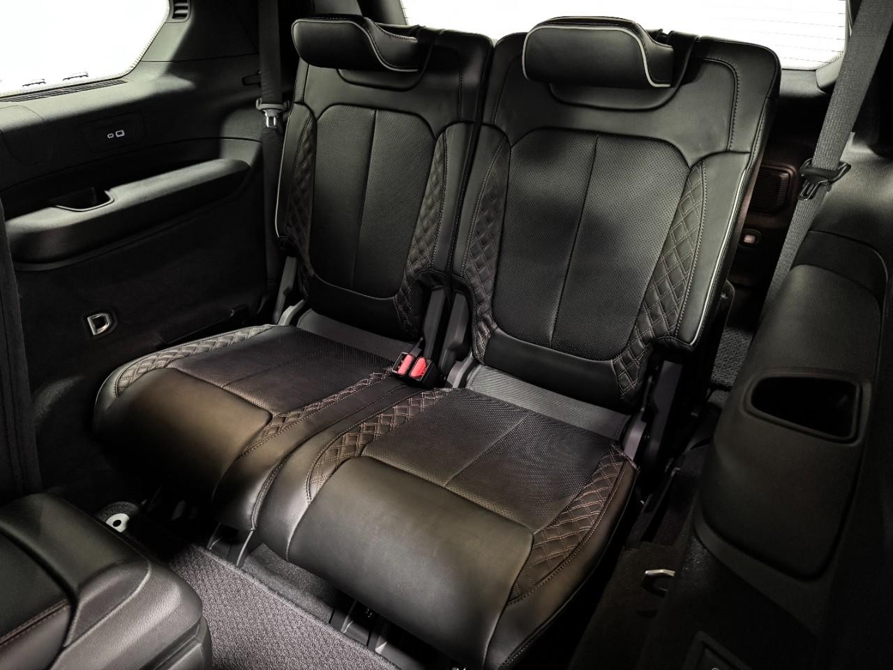 Jeep Grand Cherokee L Vehicle Full-screen Gallery Image 8