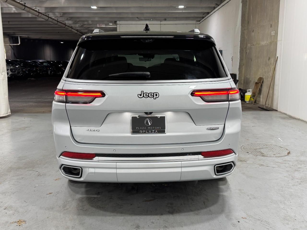 Jeep Grand Cherokee L Vehicle Full-screen Gallery Image 10