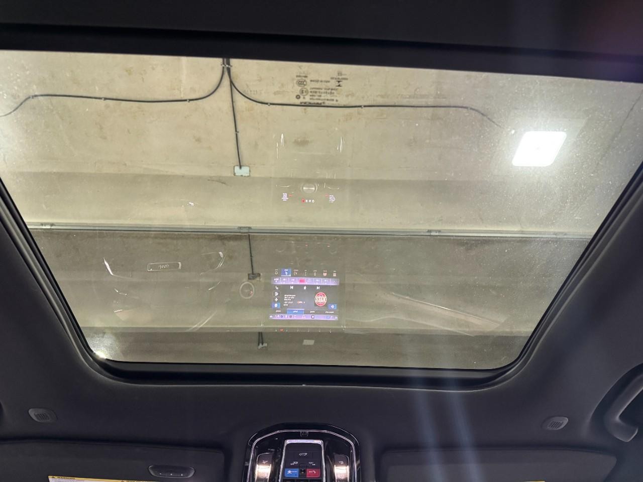 Jeep Grand Cherokee L Vehicle Full-screen Gallery Image 14