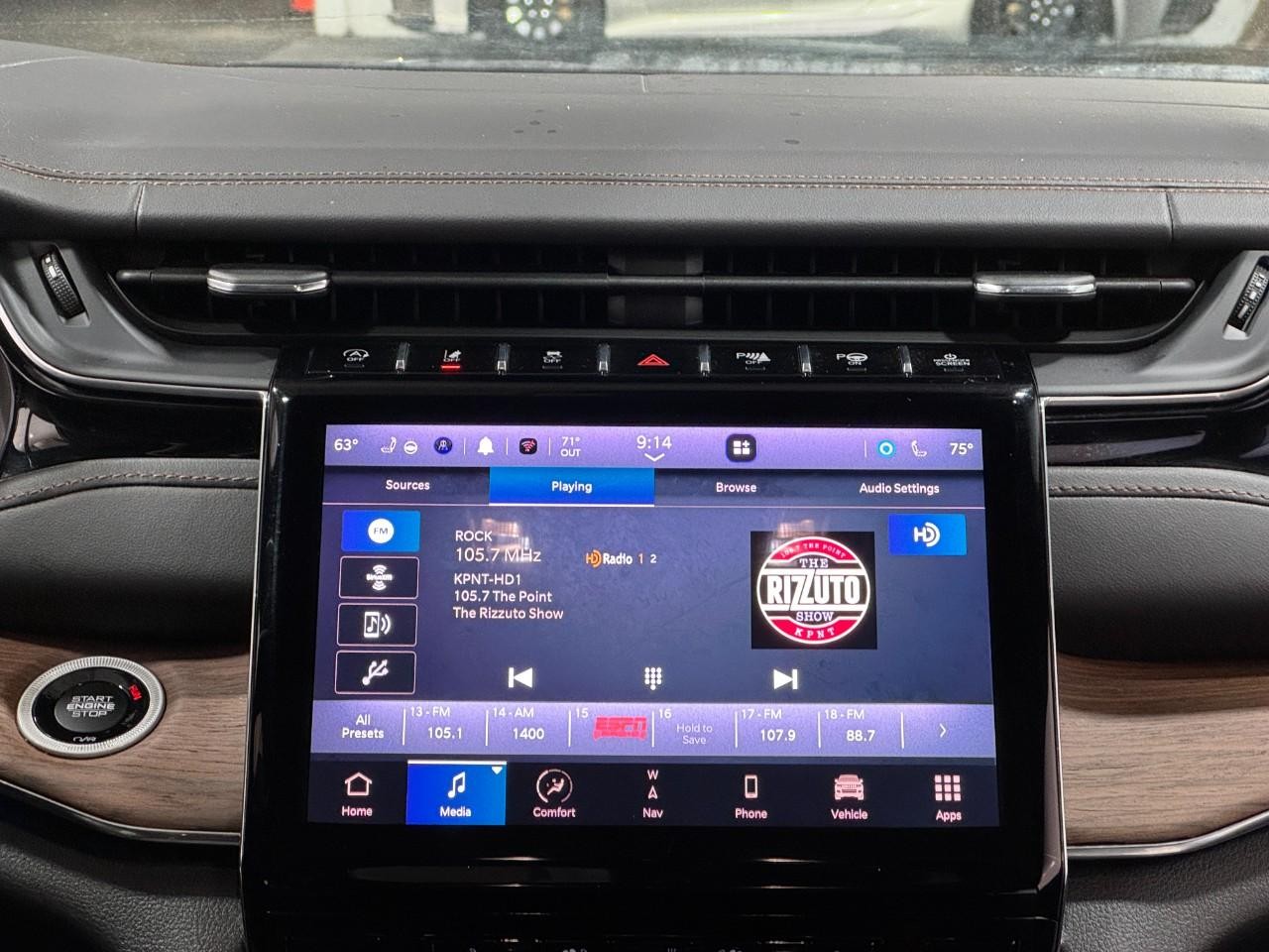 Jeep Grand Cherokee L Vehicle Full-screen Gallery Image 17