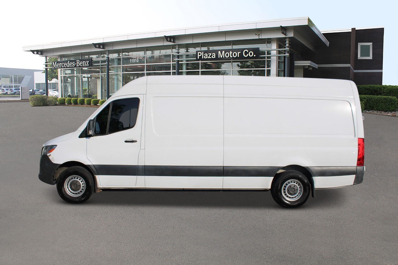 Mercedes-Benz Sprinter Cargo Van Vehicle Full-screen Gallery Image 2