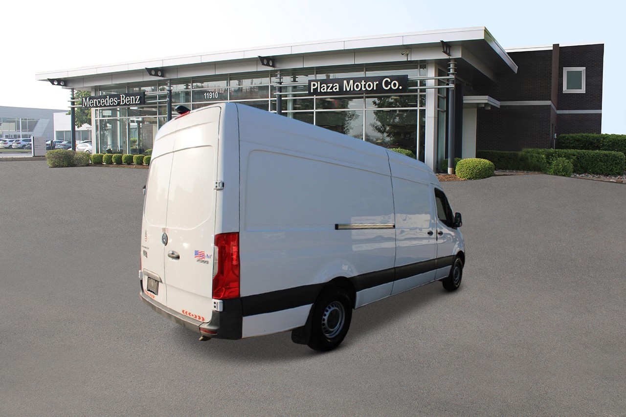 Mercedes-Benz Sprinter Cargo Van Vehicle Full-screen Gallery Image 4