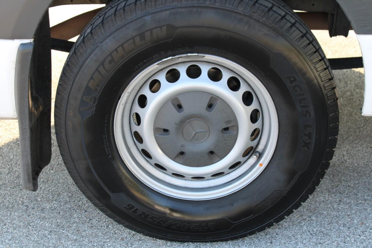 Mercedes-Benz Sprinter Cargo Van Vehicle Full-screen Gallery Image 5