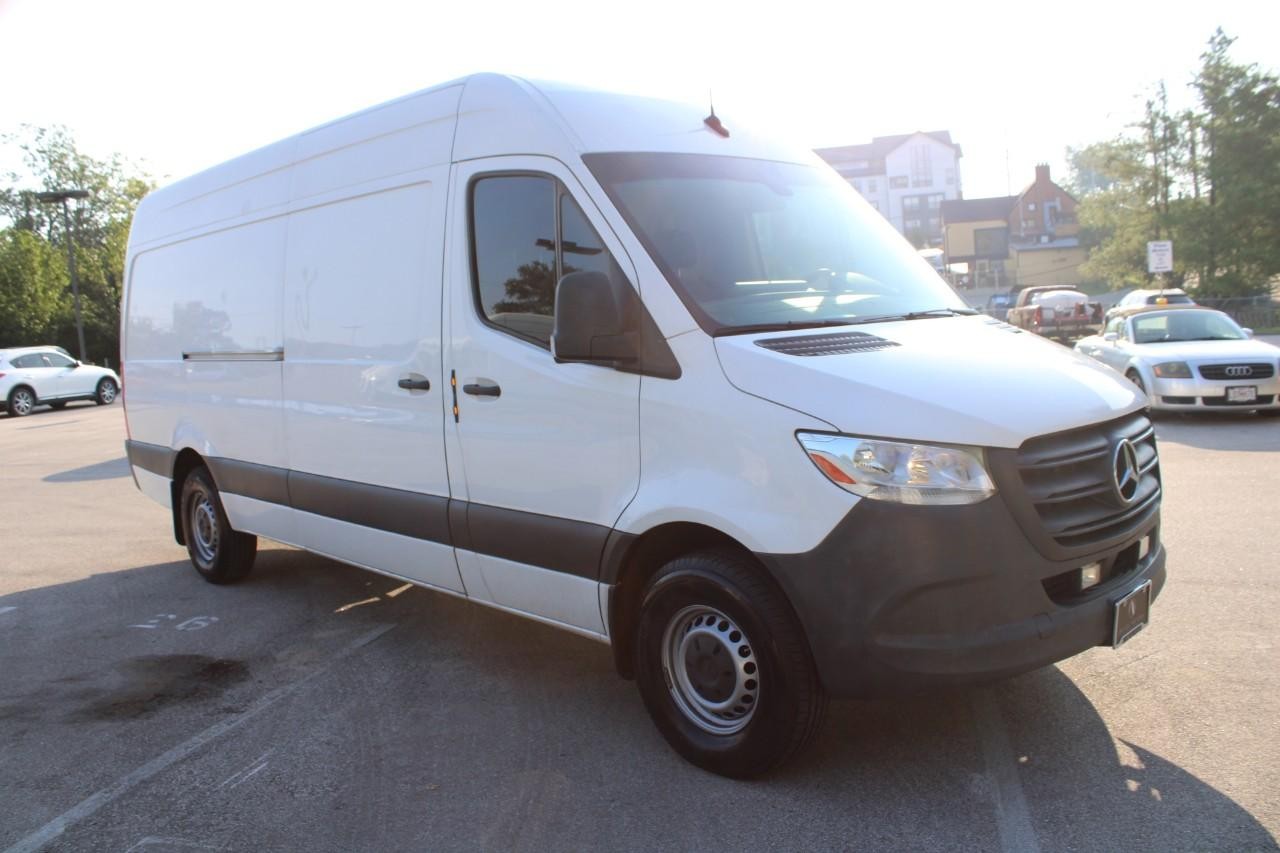 Mercedes-Benz Sprinter Cargo Van Vehicle Full-screen Gallery Image 6