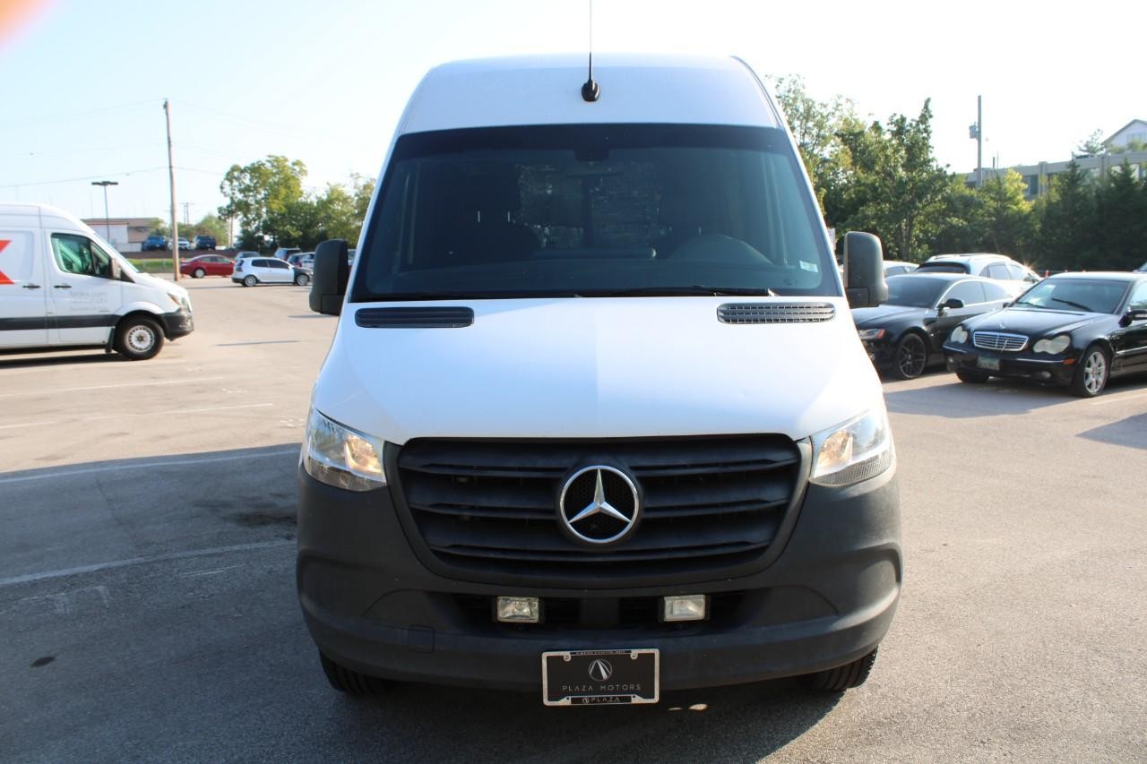 Mercedes-Benz Sprinter Cargo Van Vehicle Full-screen Gallery Image 7