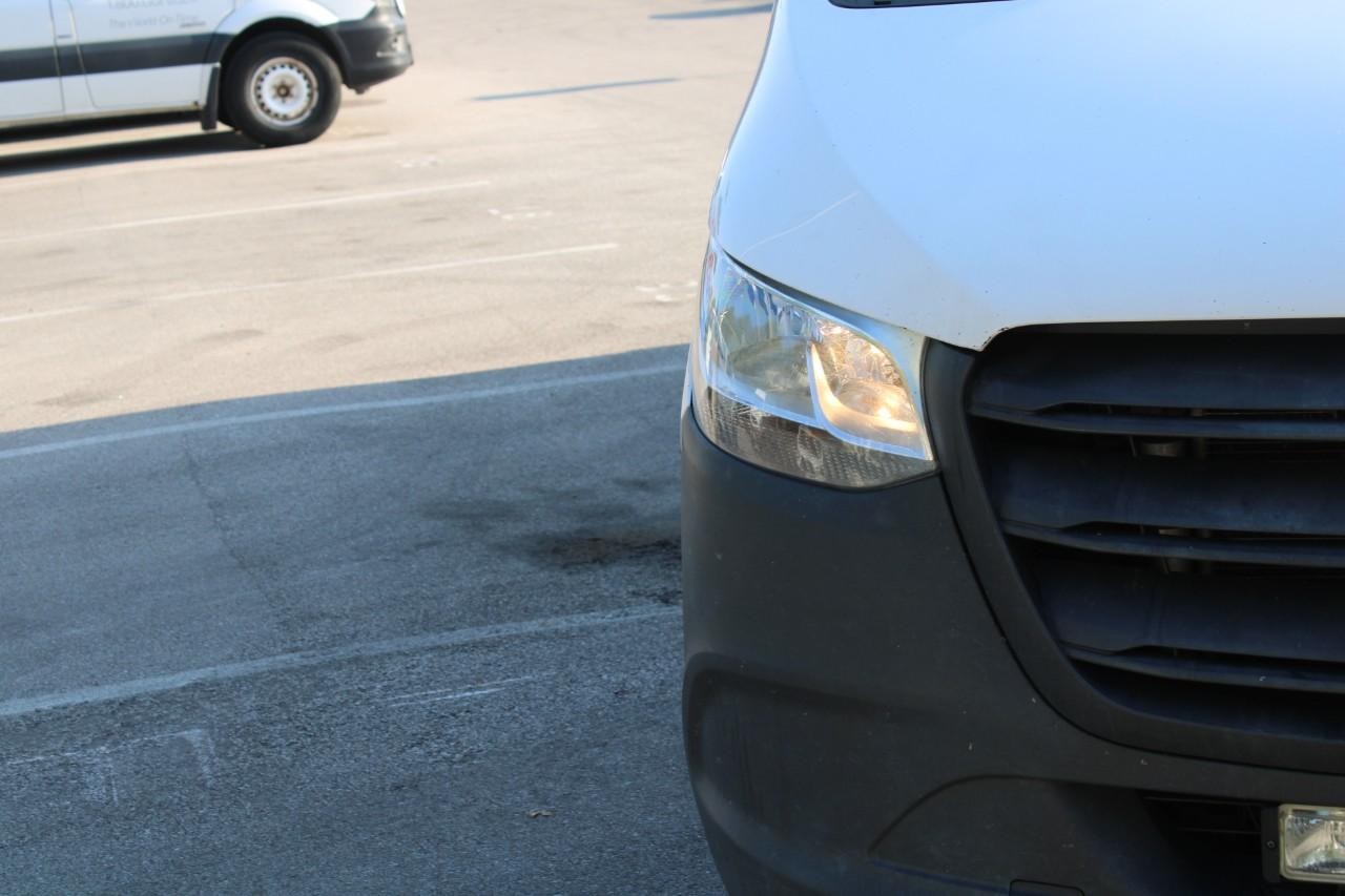 Mercedes-Benz Sprinter Cargo Van Vehicle Full-screen Gallery Image 8