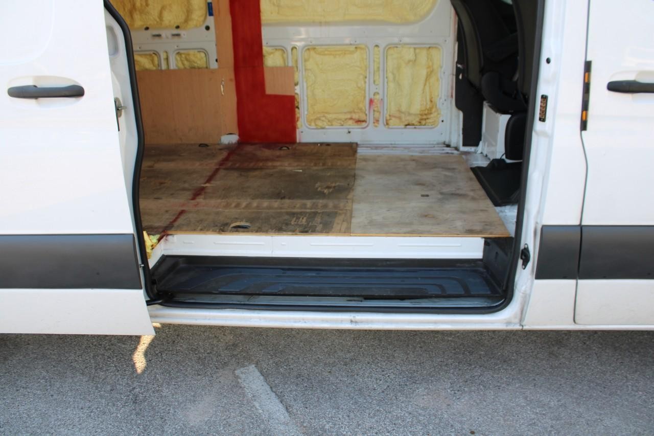 Mercedes-Benz Sprinter Cargo Van Vehicle Full-screen Gallery Image 16