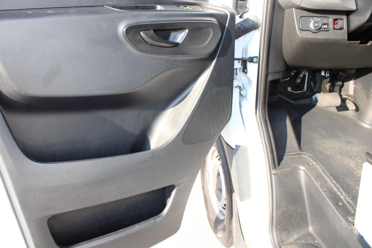 Mercedes-Benz Sprinter Cargo Van Vehicle Full-screen Gallery Image 22