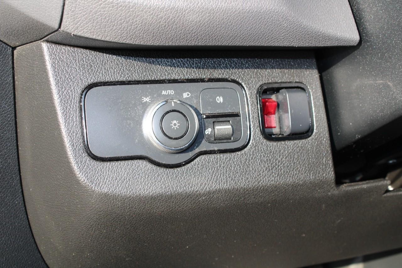 Mercedes-Benz Sprinter Cargo Van Vehicle Full-screen Gallery Image 23