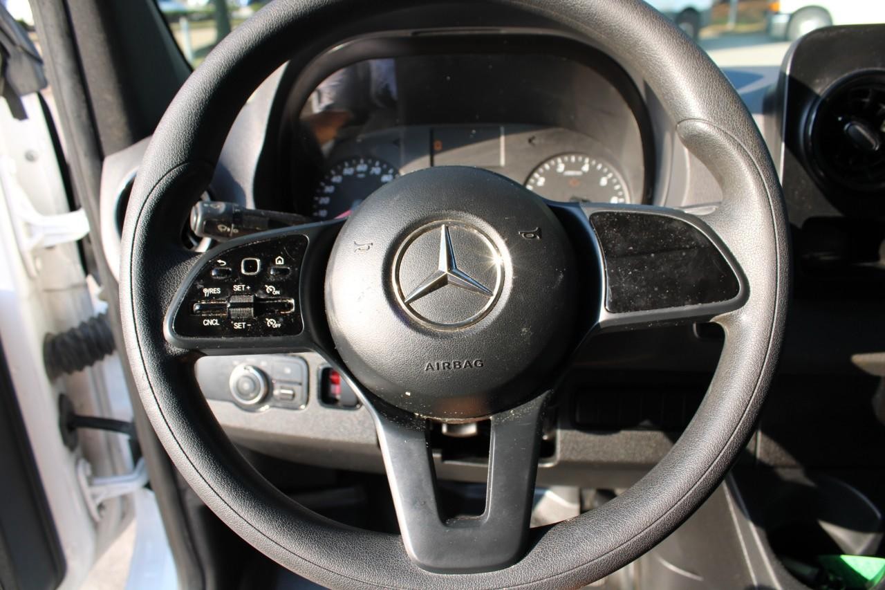 Mercedes-Benz Sprinter Cargo Van Vehicle Full-screen Gallery Image 24