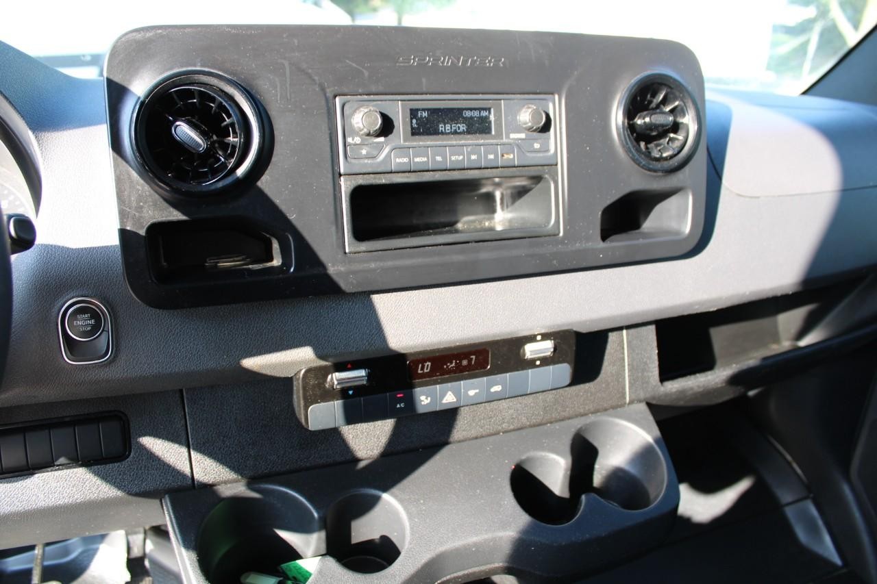 Mercedes-Benz Sprinter Cargo Van Vehicle Full-screen Gallery Image 25