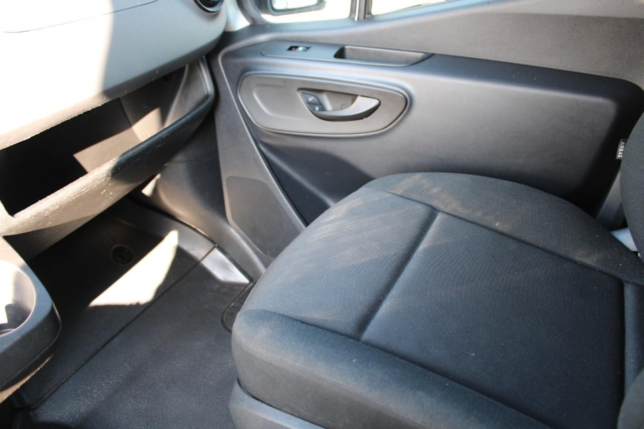 Mercedes-Benz Sprinter Cargo Van Vehicle Full-screen Gallery Image 26