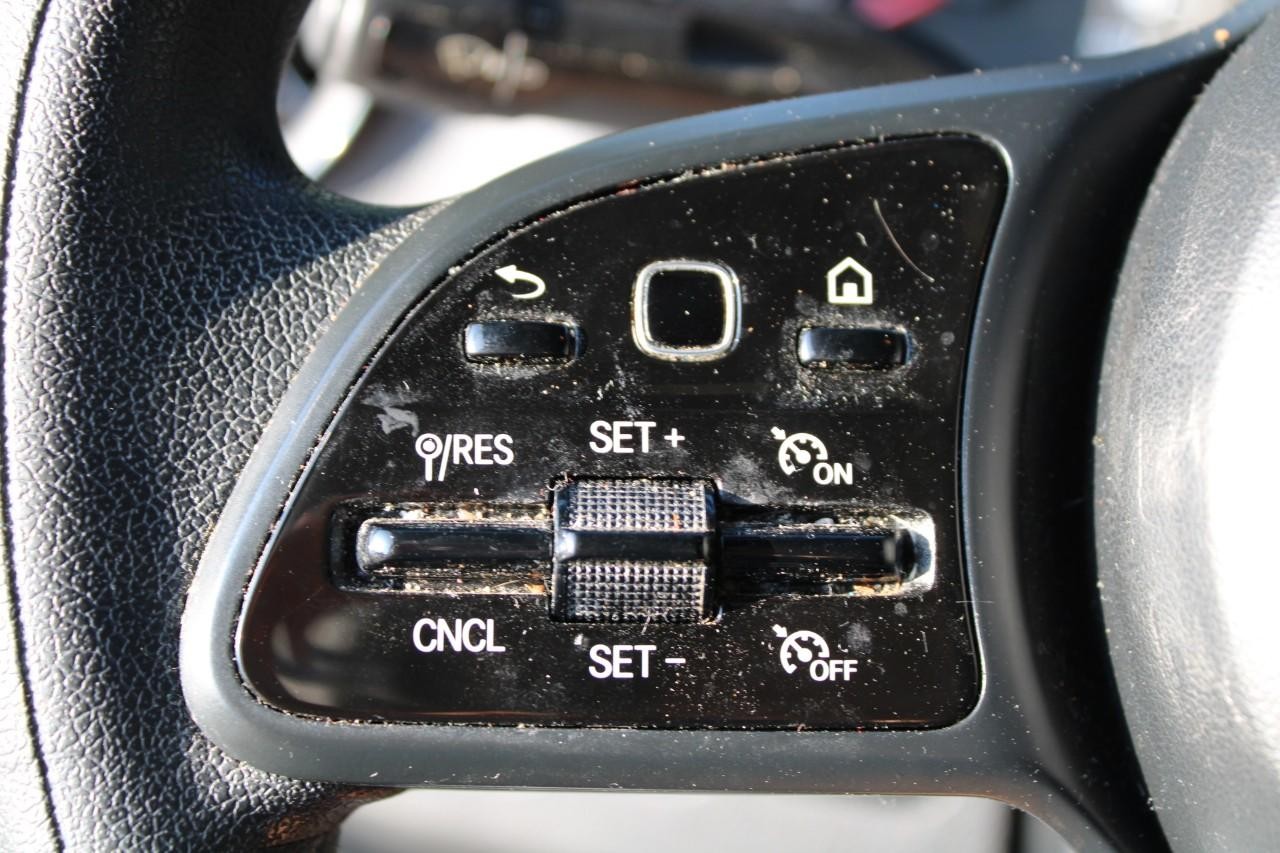 Mercedes-Benz Sprinter Cargo Van Vehicle Full-screen Gallery Image 27