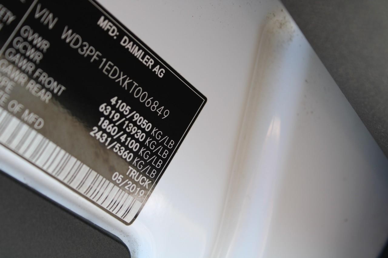 Mercedes-Benz Sprinter Cargo Van Vehicle Full-screen Gallery Image 33