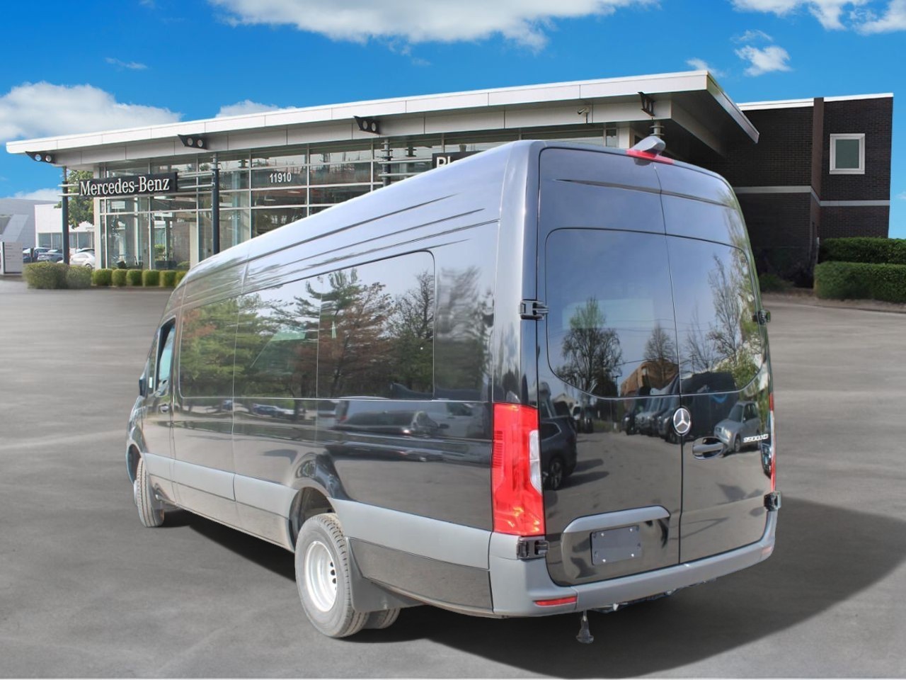 Mercedes-Benz Sprinter Cargo Van Vehicle Full-screen Gallery Image 3