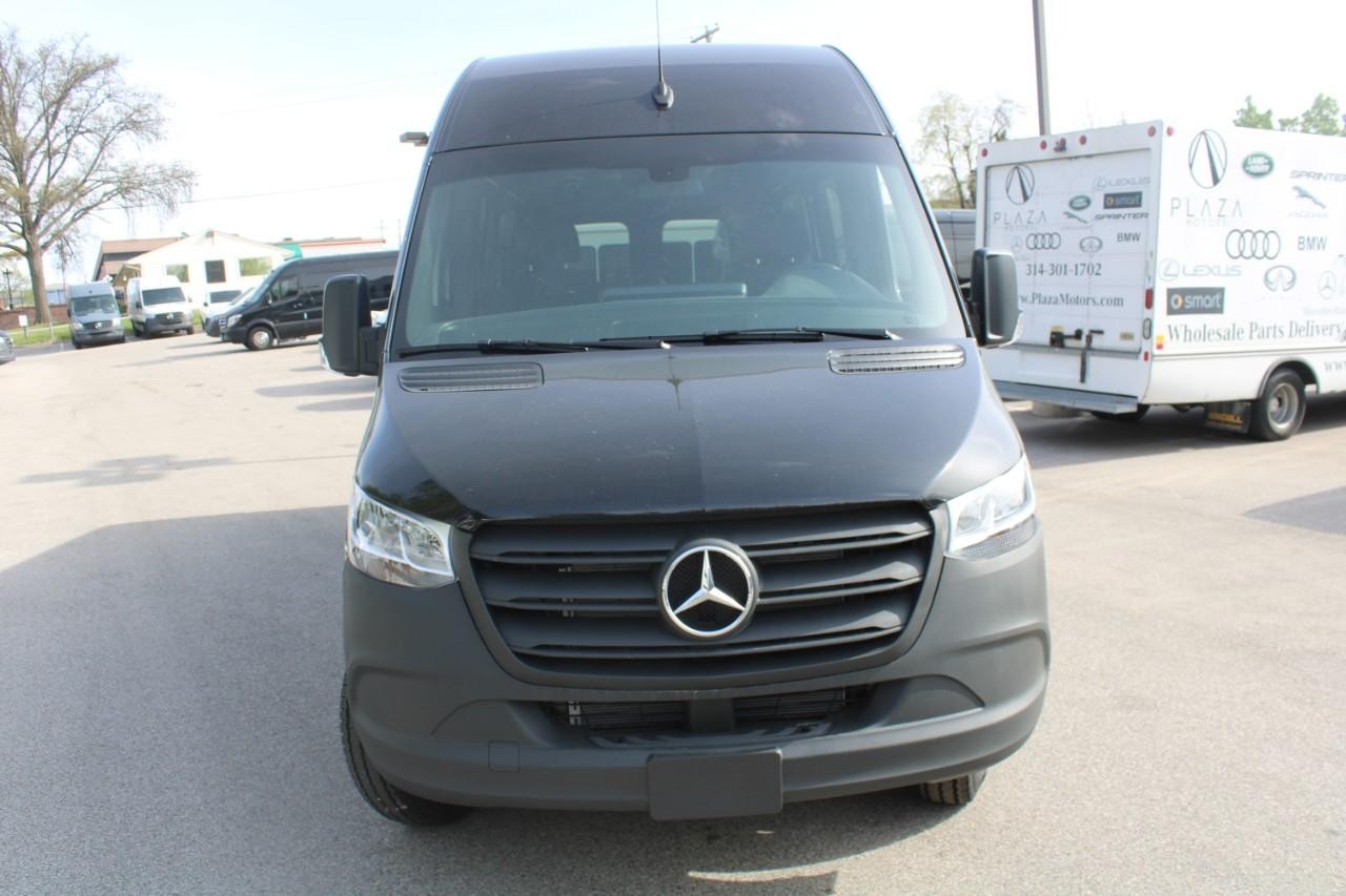 Mercedes-Benz Sprinter Cargo Van Vehicle Full-screen Gallery Image 6