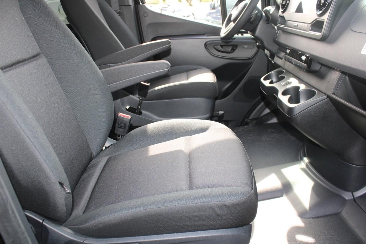 Mercedes-Benz Sprinter Cargo Van Vehicle Full-screen Gallery Image 9