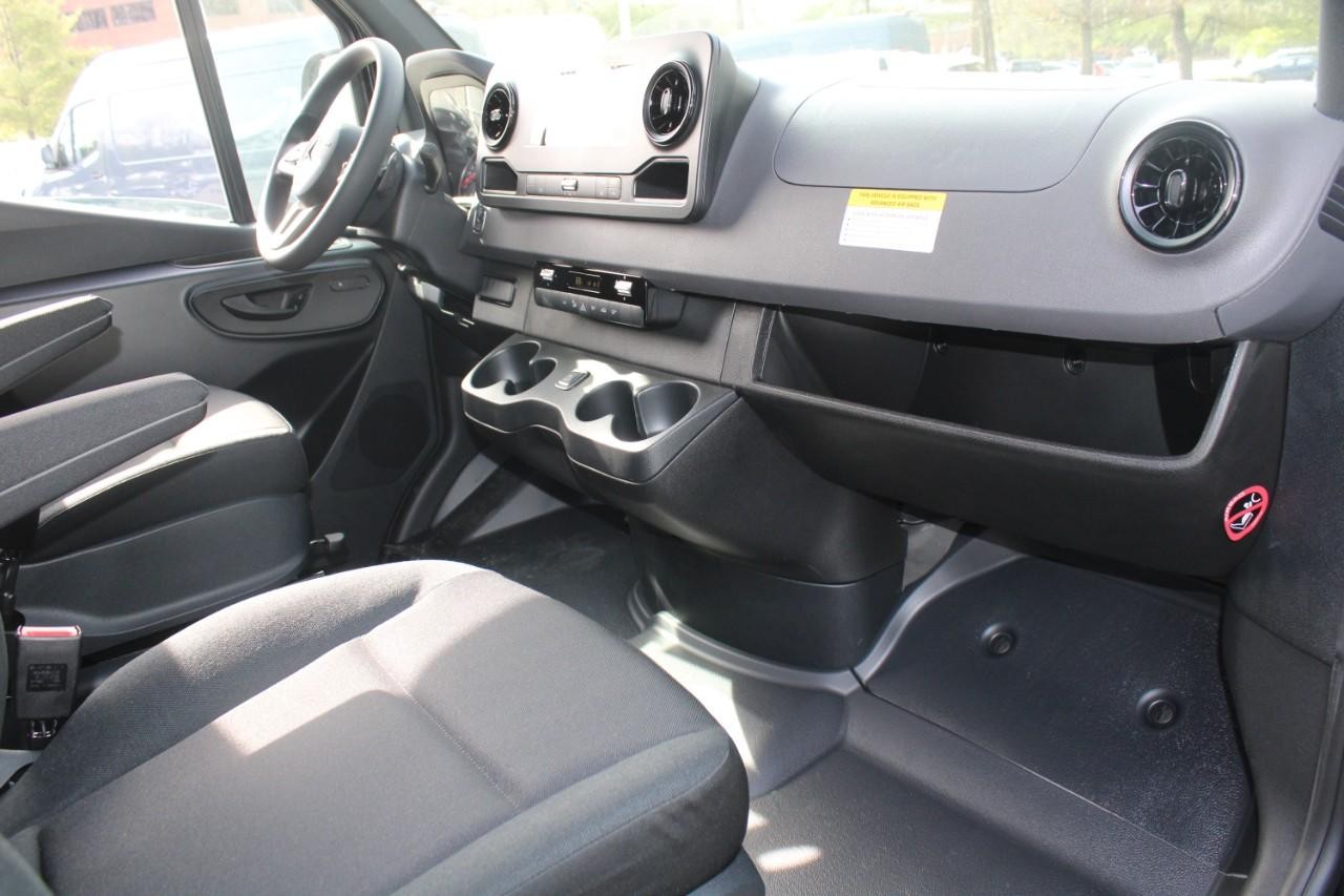 Mercedes-Benz Sprinter Cargo Van Vehicle Full-screen Gallery Image 10
