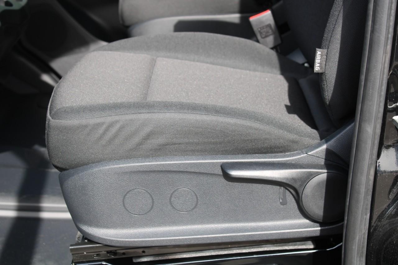 Mercedes-Benz Sprinter Cargo Van Vehicle Full-screen Gallery Image 12