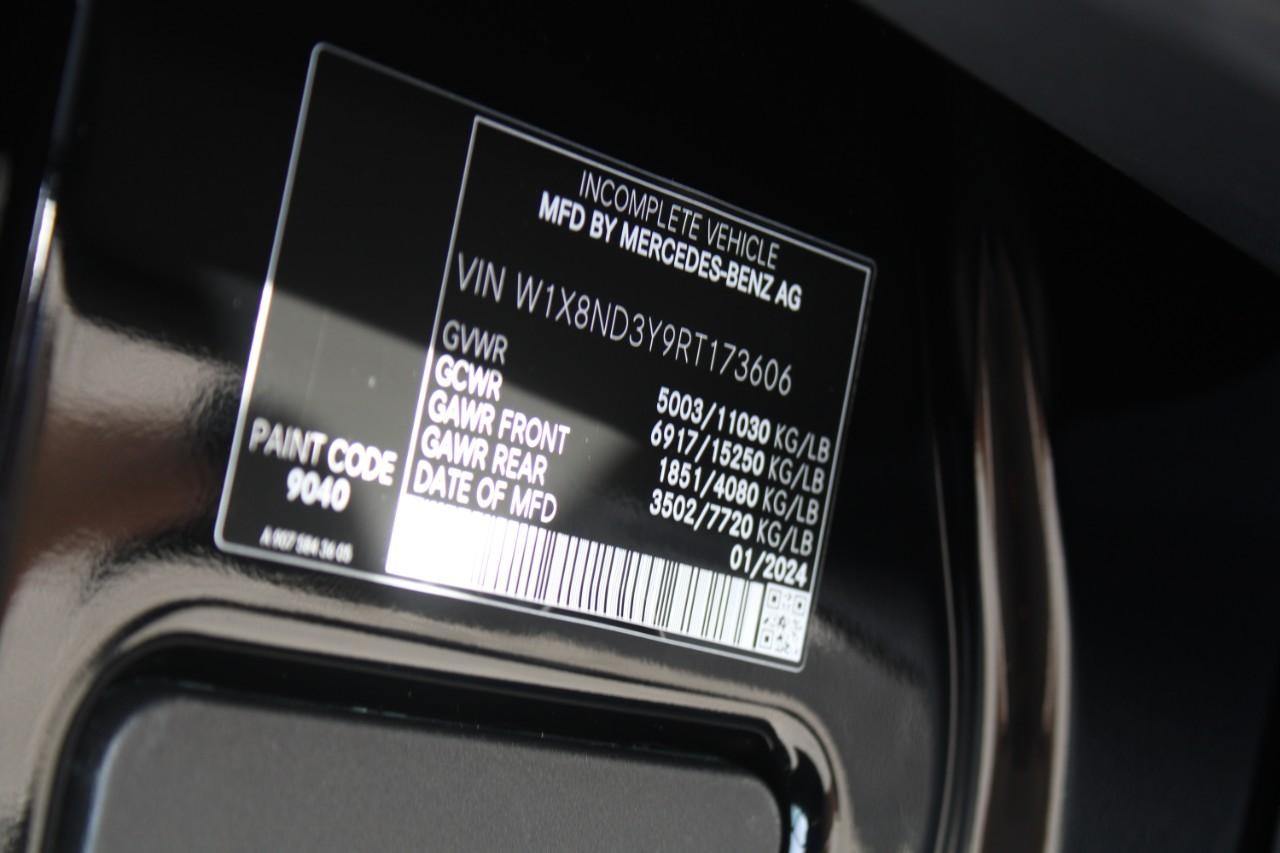 Mercedes-Benz Sprinter Cargo Van Vehicle Full-screen Gallery Image 13