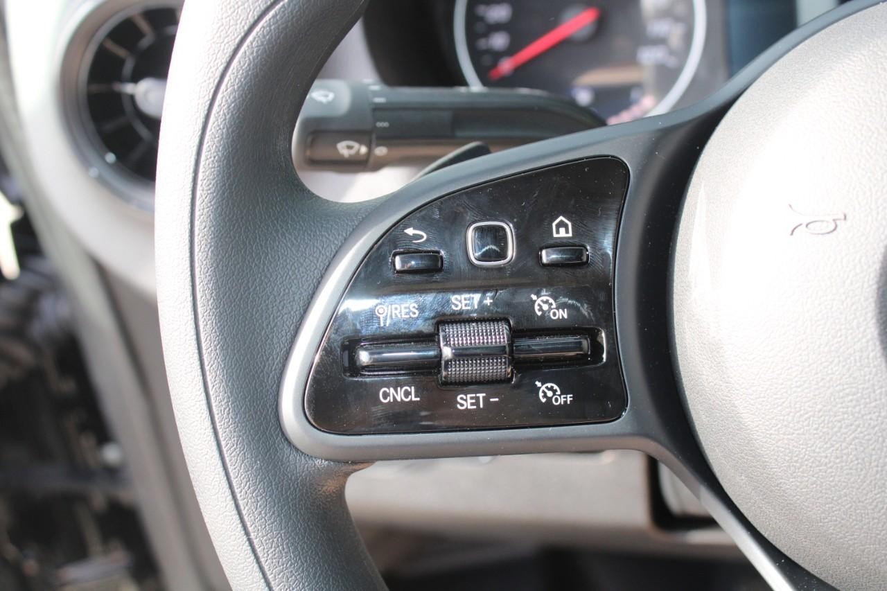 Mercedes-Benz Sprinter Cargo Van Vehicle Full-screen Gallery Image 15