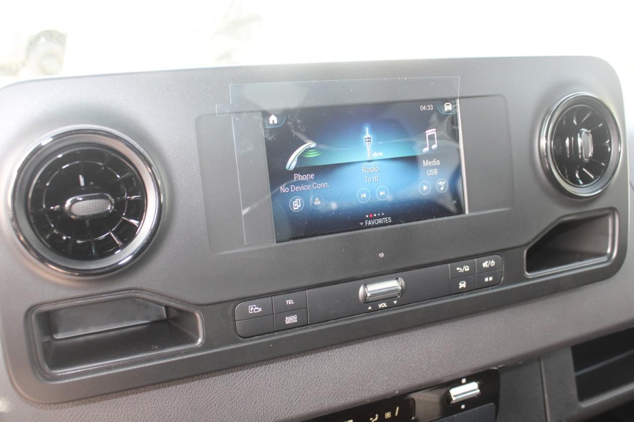 Mercedes-Benz Sprinter Cargo Van Vehicle Full-screen Gallery Image 19