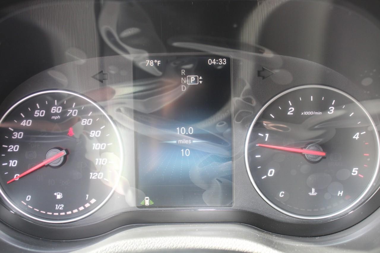 Mercedes-Benz Sprinter Cargo Van Vehicle Full-screen Gallery Image 20